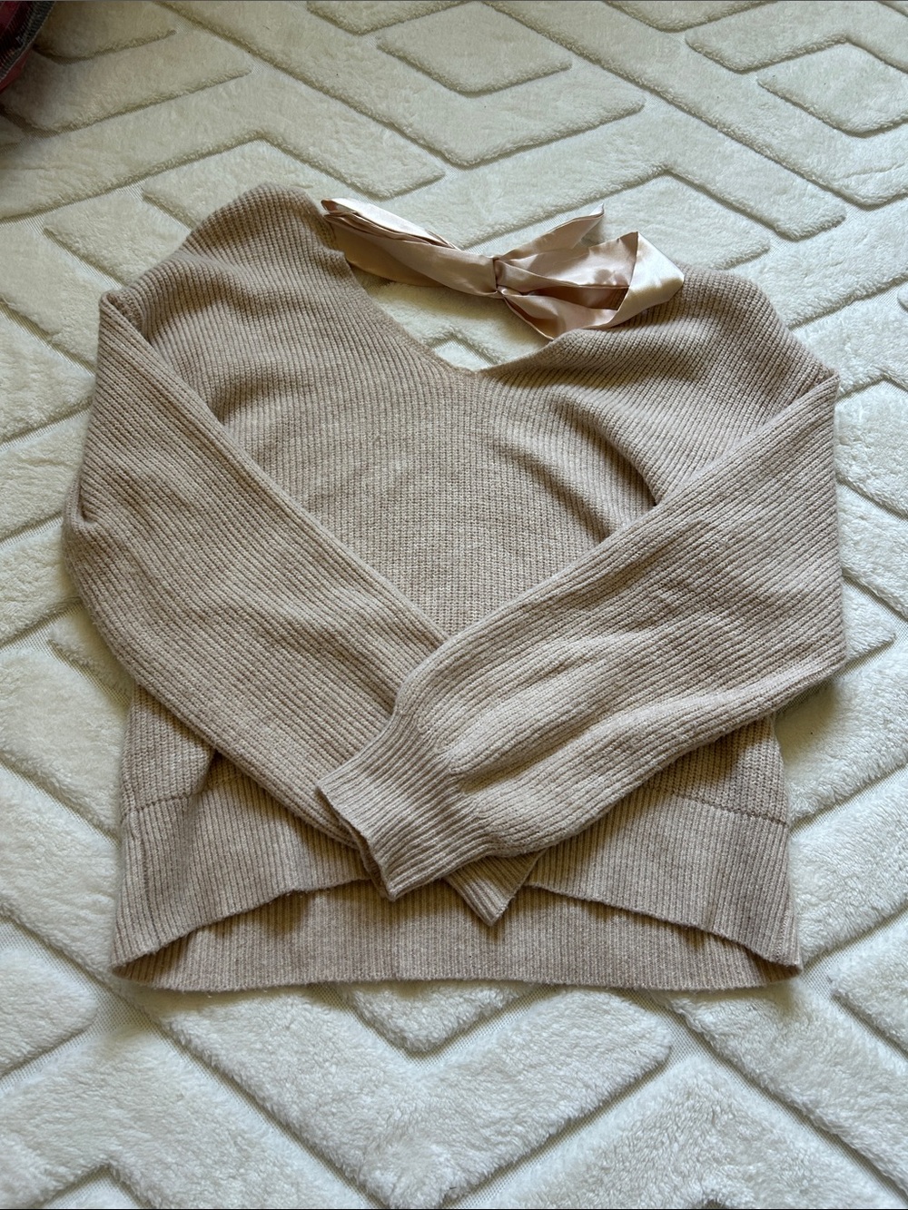 Women's Ribbed V-Neck Sweater in Off White